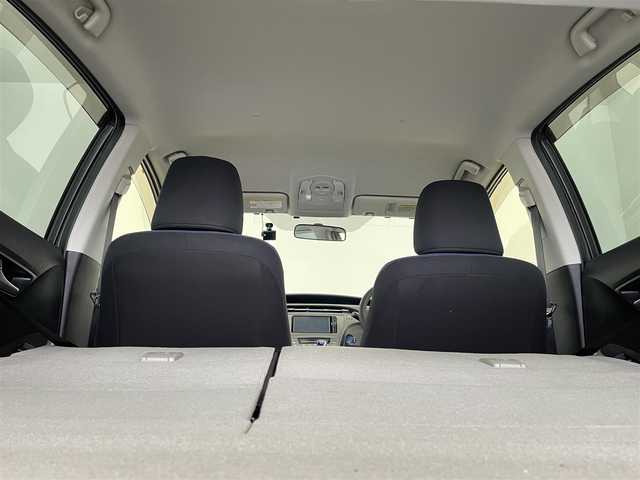 トヨタ プリウス S 埼玉県 2012(平24)年 3.7万km シルバーM 純正ナビ バックカメラ ビルトインETC キセノンヘッドライト 地デジフルセグTV オートライト 前方ドライブレコーダー Bluetooth DVD再生 純正アルミホイール 純正フロアマット