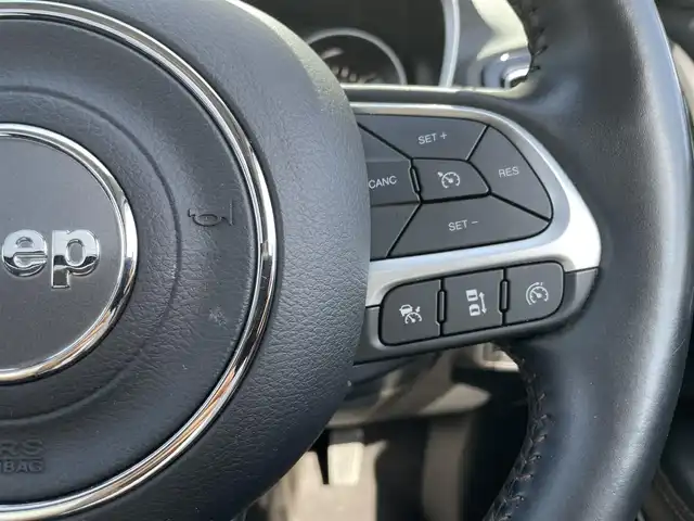 クライスラー・ジープ ジープ コンパス ローンチエディション 石川県 2018(平30)年 6.7万km パール 4WD/純正メモリーナビ/バックカメラ/フルセグTV/USB/AUX/AppleCarPlay/Bluetooth/beatsスピーカー/アダプティブクルーズコントロール/衝突軽減ブレーキ/ブラインドスポットモニター/クリアランスソナー/レーンキープアシスト/電動リアゲート/電動格納ミラー/ミラーヒーター/オートライト/HIDヘッドライト/フォグランプ(フロント)/パワーシート(運転席)/メモリーシート(運転席)/シートヒーター(前席)/黒革シート/ETC/サンルーフ/ドアバイザー
