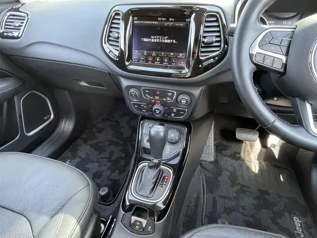 クライスラー・ジープ ジープ コンパス ローンチエディション 石川県 2018(平30)年 6.7万km パール 4WD/純正メモリーナビ/バックカメラ/フルセグTV/USB/AUX/AppleCarPlay/Bluetooth/beatsスピーカー/アダプティブクルーズコントロール/衝突軽減ブレーキ/ブラインドスポットモニター/クリアランスソナー/レーンキープアシスト/電動リアゲート/電動格納ミラー/ミラーヒーター/オートライト/HIDヘッドライト/フォグランプ(フロント)/パワーシート(運転席)/メモリーシート(運転席)/シートヒーター(前席)/黒革シート/ETC/サンルーフ/ドアバイザー