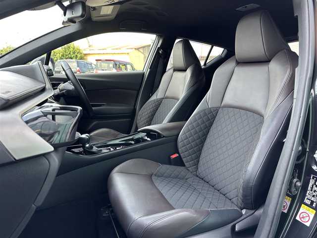 トヨタ Ｃ－ＨＲ G LEDエディション 島根県 2018(平30)年 5万km ブラックマイカ トヨタセーフティセンス/純正エアロ/純正ナビ/CD/DVD/DTV/Bluetooth/バックカメラ/レーダークルーズコントロール/LEDオートライト/オートマチックハイビーム /レーンキープ/クリアランスソナー /BSM/ドライブレコーダー/ビルトインETC/マッドガード/純正アルミホイール/純正フロアマット/純正ドアバイザー/スマートキー/プッシュスタート