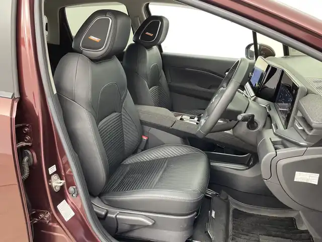 日産 オーラ G レザーエディション 新潟県 2022(令4)年 1.8万km バーガンディー 純正メモリナビ/（BT/FM/AM/フルセグTV）/全周囲カメラ/ステアリングスイッチ/BOSEサウンドスピーカー/デジタルインナーミラー/ブラインドスポットモニター/プロパイロット/置くだけ充電/前方ドライブレコーダー/ウィンカーミラー/電格ミラー/ドアバイザー/ETC2.0/夏タイヤ積載/取扱説明書/保証書