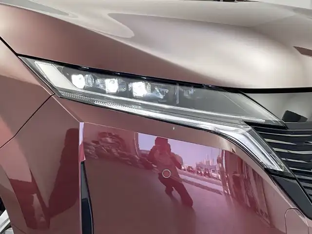 日産 オーラ G レザーエディション 新潟県 2022(令4)年 1.8万km バーガンディー 純正メモリナビ/（BT/FM/AM/フルセグTV）/全周囲カメラ/ステアリングスイッチ/BOSEサウンドスピーカー/デジタルインナーミラー/ブラインドスポットモニター/プロパイロット/置くだけ充電/前方ドライブレコーダー/ウィンカーミラー/電格ミラー/ドアバイザー/ETC2.0/夏タイヤ積載/取扱説明書/保証書