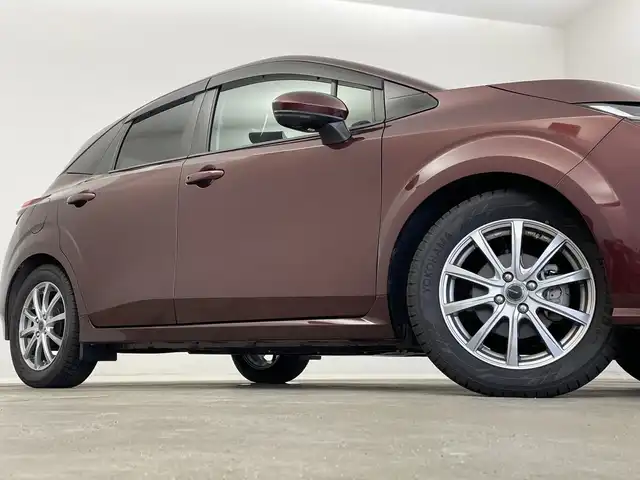 日産 オーラ G レザーエディション 新潟県 2022(令4)年 1.8万km バーガンディー 純正メモリナビ/（BT/FM/AM/フルセグTV）/全周囲カメラ/ステアリングスイッチ/BOSEサウンドスピーカー/デジタルインナーミラー/ブラインドスポットモニター/プロパイロット/置くだけ充電/前方ドライブレコーダー/ウィンカーミラー/電格ミラー/ドアバイザー/ETC2.0/夏タイヤ積載/取扱説明書/保証書