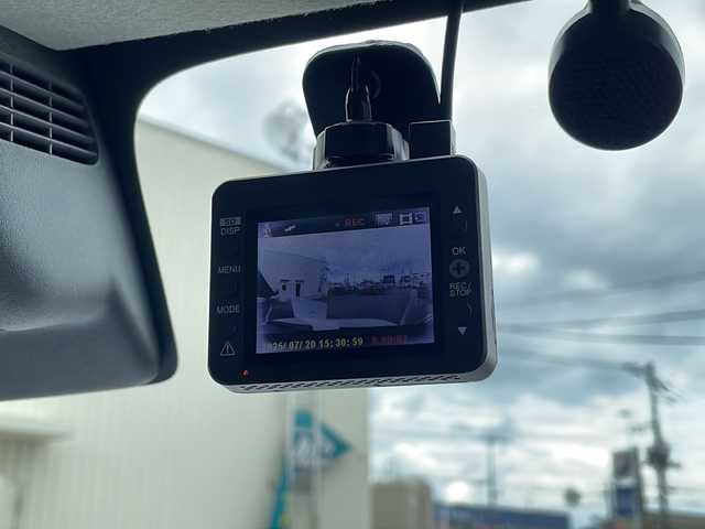 スズキ ソリオ HV MZ 道北・旭川 2021(令3)年 2.5万km ピュアホワイトP ・４ＷＤ/・禁煙車/・両側パワースライドドア/・純正９インチナビ/ＣＤ/ＤＶＤ/ＢＴ/フルセグ/・全方位カメラ/・ステアリングリモコン////デュアルカメラブレーキサポート////・前方衝突警報ブレーキ機能/・前方衝突自動ブレーキ機能/・車線逸脱抑制機能/・踏み間違い防止機能/・ＬＥＤオートライト/・ヘッドアップディスプレイ/・リアサーキュレーター/・ロールサンシェード/・ミラーヒーター/・前席シートヒーター/・ドライブレコーダー/・純正１５インチアルミ/・新車時保証書