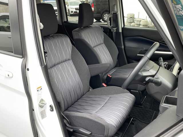 スズキ ソリオ HV MZ 道北・旭川 2021(令3)年 2.5万km ピュアホワイトP ・４ＷＤ/・禁煙車/・両側パワースライドドア/・純正９インチナビ/ＣＤ/ＤＶＤ/ＢＴ/フルセグ/・全方位カメラ/・ステアリングリモコン////デュアルカメラブレーキサポート////・前方衝突警報ブレーキ機能/・前方衝突自動ブレーキ機能/・車線逸脱抑制機能/・踏み間違い防止機能/・ＬＥＤオートライト/・ヘッドアップディスプレイ/・リアサーキュレーター/・ロールサンシェード/・ミラーヒーター/・前席シートヒーター/・ドライブレコーダー/・純正１５インチアルミ/・新車時保証書