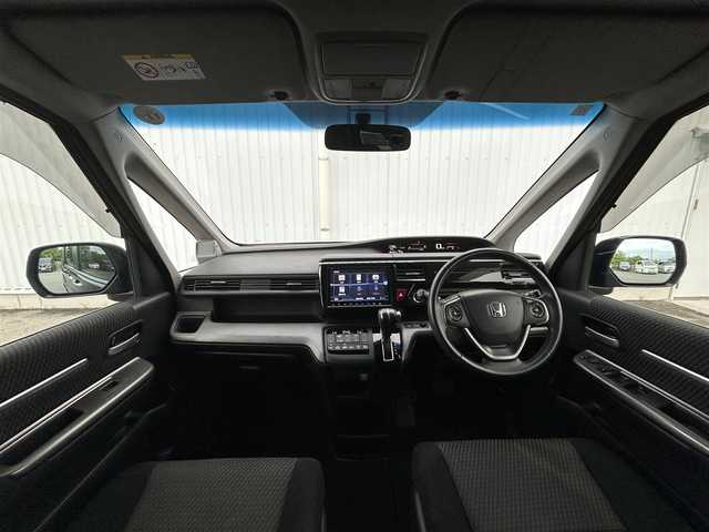 ホンダ ステップワゴン スパーダ 愛媛県 2017(平29)年 6.4万km 黒 純正SDナビ/Bluetooth/USB/HDMI/ワンセグTV/クルーズコントロール/バックカメラ/ETC/純正フロアマット/純正16インチAW/LEDヘッドライト/両側パワスラ/パドルシフト/ETC/アイドリングストップ/横滑り防止機能/カーテンエアバック/プッシュスタート/パワーステアリング/パワーウインドウ