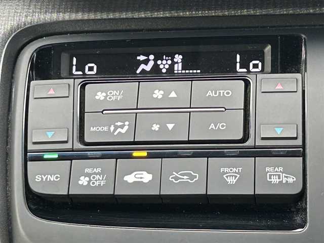 ホンダ ステップワゴン スパーダ 愛媛県 2017(平29)年 6.4万km 黒 純正SDナビ/Bluetooth/USB/HDMI/ワンセグTV/クルーズコントロール/バックカメラ/ETC/純正フロアマット/純正16インチAW/LEDヘッドライト/両側パワスラ/パドルシフト/ETC/アイドリングストップ/横滑り防止機能/カーテンエアバック/プッシュスタート/パワーステアリング/パワーウインドウ
