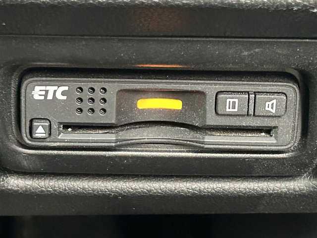 ホンダ ステップワゴン スパーダ 愛媛県 2017(平29)年 6.4万km 黒 純正SDナビ/Bluetooth/USB/HDMI/ワンセグTV/クルーズコントロール/バックカメラ/ETC/純正フロアマット/純正16インチAW/LEDヘッドライト/両側パワスラ/パドルシフト/ETC/アイドリングストップ/横滑り防止機能/カーテンエアバック/プッシュスタート/パワーステアリング/パワーウインドウ