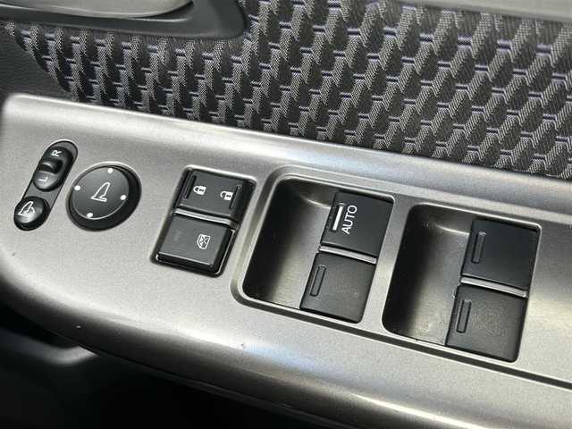 ホンダ ステップワゴン スパーダ 愛媛県 2017(平29)年 6.4万km 黒 純正SDナビ/Bluetooth/USB/HDMI/ワンセグTV/クルーズコントロール/バックカメラ/ETC/純正フロアマット/純正16インチAW/LEDヘッドライト/両側パワスラ/パドルシフト/ETC/アイドリングストップ/横滑り防止機能/カーテンエアバック/プッシュスタート/パワーステアリング/パワーウインドウ