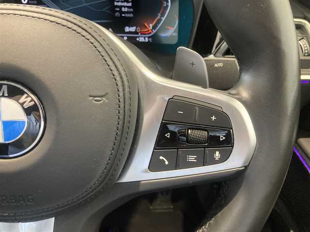 ＢＭＷ ３１８ｉ Mスポーツ 熊本県 2021(令3)年 3.5万km アルピンホワイトⅢ ・スマートキー/・プッシュスタート/・インテリジェントセーフティ/・注意喚起アシスタント/・ステアリングアシスト/・PDC自動起動/・アクティブPDC緊急ブレーキ/・オートハイビーム/・クルーズコントロール(追従式)/・純正HDDナビ/　【Bluetooth・USB・AppleCarPlay】/・全方位カメラ/・ETC/・ドライブレコーダー(前後録画)/・ワイヤレス充電/・パワートランク/・LEDヘッドランプ/・LEDフォグランプ/・純正マット