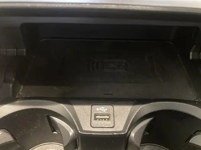 ＢＭＷ ３１８ｉ Mスポーツ 熊本県 2021(令3)年 3.5万km アルピンホワイトⅢ ・スマートキー/・プッシュスタート/・インテリジェントセーフティ/・注意喚起アシスタント/・ステアリングアシスト/・PDC自動起動/・アクティブPDC緊急ブレーキ/・オートハイビーム/・クルーズコントロール(追従式)/・純正HDDナビ/　【Bluetooth・USB・AppleCarPlay】/・全方位カメラ/・ETC/・ドライブレコーダー(前後録画)/・ワイヤレス充電/・パワートランク/・LEDヘッドランプ/・LEDフォグランプ/・純正マット
