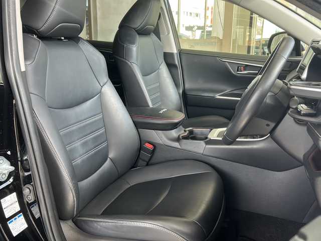 トヨタ ＲＡＶ４ G 沖縄県 2020(令2)年 4.8万km アティチュードブラックマイカ 純正ナビ・TV・Bluetooth・CD/DVD/TRDエアロ/バックカメラ/ETC/シートヒーター/パワーシート/コーナーセンサー/オートライト/衝突軽減システム/LEDヘッドライト/レーンキープアシスト/BSM/シートメモリー/電子サイドブレーキ/オートホールド/ステアリングスイッチ