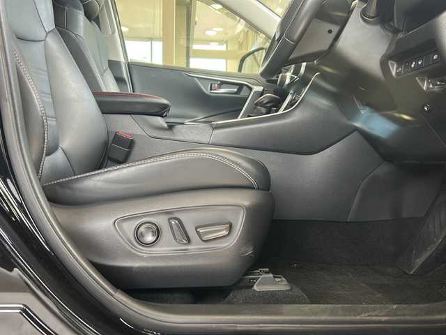 トヨタ ＲＡＶ４ G 沖縄県 2020(令2)年 4.8万km アティチュードブラックマイカ 純正ナビ・TV・Bluetooth・CD/DVD/TRDエアロ/バックカメラ/ETC/シートヒーター/パワーシート/コーナーセンサー/オートライト/衝突軽減システム/LEDヘッドライト/レーンキープアシスト/BSM/シートメモリー/電子サイドブレーキ/オートホールド/ステアリングスイッチ