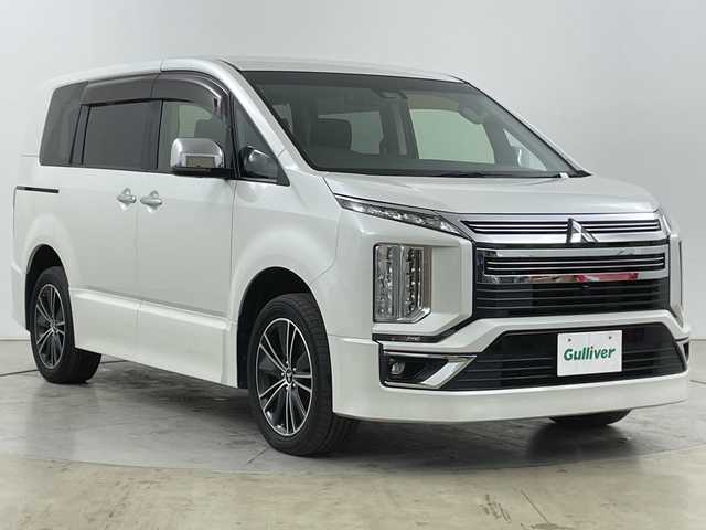 三菱 デリカＤ：５ アーバンギア G 道央・札幌 2019(平31)年 4.8万km ウォームホワイトパール ディーラー10インチナビ/（CD/DVD/BT/フルセグTV）/フリップダウンモニター/全方位カメラ/両側パワースライドドア/レーンキーピングサポート/レーダークルーズコントロール/ETC/LEDヘッドライト/AUTOライト/スマートキー/スペアキー