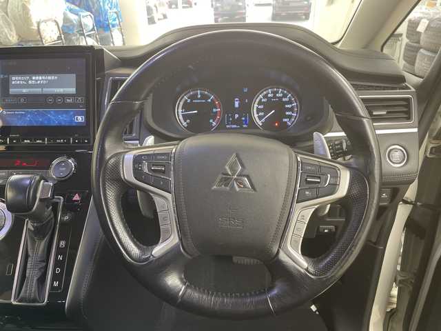 三菱 デリカＤ：５ アーバンギア G 道央・札幌 2019(平31)年 4.8万km ウォームホワイトパール ディーラー10インチナビ/（CD/DVD/BT/フルセグTV）/フリップダウンモニター/全方位カメラ/両側パワースライドドア/レーンキーピングサポート/レーダークルーズコントロール/ETC/LEDヘッドライト/AUTOライト/スマートキー/スペアキー