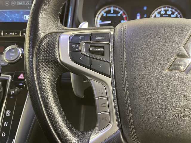 三菱 デリカＤ：５ アーバンギア G 道央・札幌 2019(平31)年 4.8万km ウォームホワイトパール ディーラー10インチナビ/（CD/DVD/BT/フルセグTV）/フリップダウンモニター/全方位カメラ/両側パワースライドドア/レーンキーピングサポート/レーダークルーズコントロール/ETC/LEDヘッドライト/AUTOライト/スマートキー/スペアキー