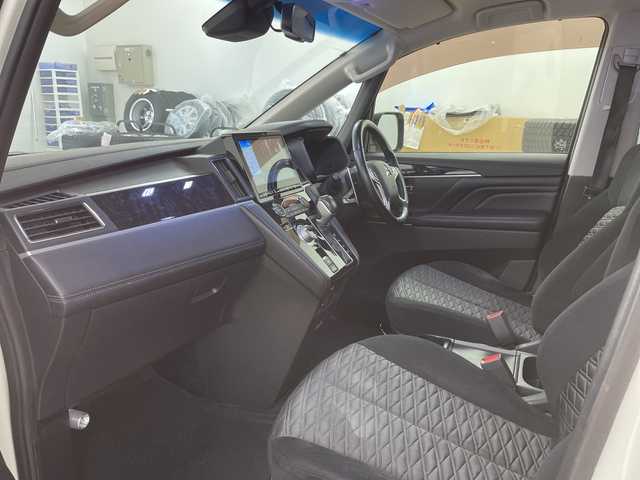 三菱 デリカＤ：５ アーバンギア G 道央・札幌 2019(平31)年 4.8万km ウォームホワイトパール ディーラー10インチナビ/（CD/DVD/BT/フルセグTV）/フリップダウンモニター/全方位カメラ/両側パワースライドドア/レーンキーピングサポート/レーダークルーズコントロール/ETC/LEDヘッドライト/AUTOライト/スマートキー/スペアキー