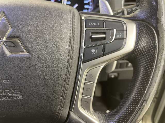 三菱 デリカＤ：５ アーバンギア G 道央・札幌 2019(平31)年 4.8万km ウォームホワイトパール ディーラー10インチナビ/（CD/DVD/BT/フルセグTV）/フリップダウンモニター/全方位カメラ/両側パワースライドドア/レーンキーピングサポート/レーダークルーズコントロール/ETC/LEDヘッドライト/AUTOライト/スマートキー/スペアキー