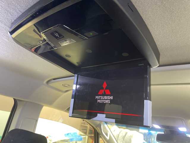 三菱 デリカＤ：５ アーバンギア G 道央・札幌 2019(平31)年 4.8万km ウォームホワイトパール ディーラー10インチナビ/（CD/DVD/BT/フルセグTV）/フリップダウンモニター/全方位カメラ/両側パワースライドドア/レーンキーピングサポート/レーダークルーズコントロール/ETC/LEDヘッドライト/AUTOライト/スマートキー/スペアキー