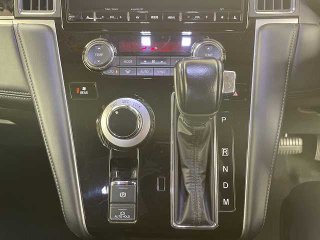 三菱 デリカＤ：５ アーバンギア G 道央・札幌 2019(平31)年 4.8万km ウォームホワイトパール ディーラー10インチナビ/（CD/DVD/BT/フルセグTV）/フリップダウンモニター/全方位カメラ/両側パワースライドドア/レーンキーピングサポート/レーダークルーズコントロール/ETC/LEDヘッドライト/AUTOライト/スマートキー/スペアキー