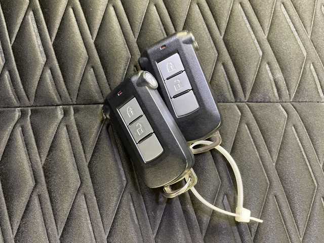 三菱 デリカＤ：５ アーバンギア G 道央・札幌 2019(平31)年 4.8万km ウォームホワイトパール ディーラー10インチナビ/（CD/DVD/BT/フルセグTV）/フリップダウンモニター/全方位カメラ/両側パワースライドドア/レーンキーピングサポート/レーダークルーズコントロール/ETC/LEDヘッドライト/AUTOライト/スマートキー/スペアキー