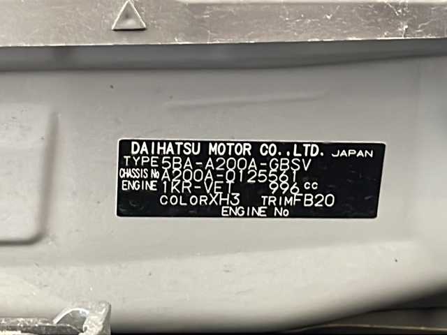 トヨタ ライズ Z 福井県 2021(令3)年 4.1万km ブラックマイカメタリック/シャイニングホワイトパール ワンオーナー/純正7インチSDナビ/フルセグTV/BT/CD/DVD/SD/パノラミックビューモニター/スマートアシスト/・衝突警報機能/・突回避支援ブレーキ機能/・標識認識機能/・先行車発進お知らせ機能/・全車速追従機能付アダプティブクルーズコントロール(停止保持機能あり)/・レーンキープコントロール/・車線逸脱警報機能／車線逸脱抑制制御機能/・ふらつき警報/・路側逸脱警報/・ブラインドスポットモニター/・オートハイビーム/・アダプティブドライビングビーム/・サイドビューランプ/・ブレーキ制御付誤発進抑制機能（前方・後方）/・コーナーセンサー（接近お知らせ表示付）/・リヤクロストラフィックアラート/ETC/前後ドライブレコーダー/シートヒーター/LEDスピードメーター/オートライト/LEDヘッドライト/LEDフロントシーケンシャルターンランプ/純正17インチアルミホイール/MTモード付AT/革巻きステアリング/ステアリングスイッチ