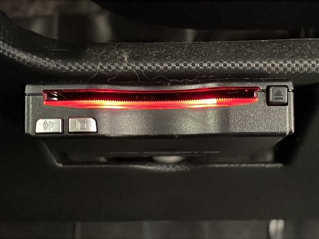 トヨタ ライズ Z 福井県 2021(令3)年 4.1万km ブラックマイカメタリック/シャイニングホワイトパール ワンオーナー/純正7インチSDナビ/フルセグTV/BT/CD/DVD/SD/パノラミックビューモニター/スマートアシスト/・衝突警報機能/・突回避支援ブレーキ機能/・標識認識機能/・先行車発進お知らせ機能/・全車速追従機能付アダプティブクルーズコントロール(停止保持機能あり)/・レーンキープコントロール/・車線逸脱警報機能／車線逸脱抑制制御機能/・ふらつき警報/・路側逸脱警報/・ブラインドスポットモニター/・オートハイビーム/・アダプティブドライビングビーム/・サイドビューランプ/・ブレーキ制御付誤発進抑制機能（前方・後方）/・コーナーセンサー（接近お知らせ表示付）/・リヤクロストラフィックアラート/ETC/前後ドライブレコーダー/シートヒーター/LEDスピードメーター/オートライト/LEDヘッドライト/LEDフロントシーケンシャルターンランプ/純正17インチアルミホイール/MTモード付AT/革巻きステアリング/ステアリングスイッチ