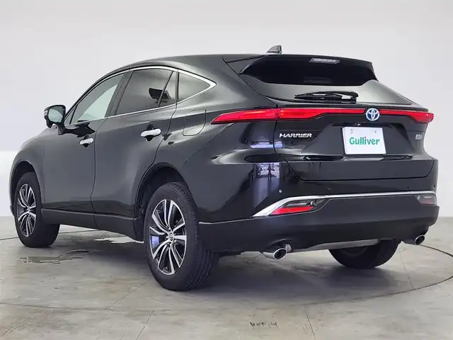 トヨタ ハリアー ハイブリッド G 愛知県 2023(令5)年 4.2万km プレシャスブラックパール トヨタセーフティセンス/　　・プリクラッシュセーフティ/　　・レーンディバーチャーアラート/　　・レーントレーシングアシスト/　　・レーダークルーズコントロール/　　・オートマチックハイビーム/置くだけ充電/デジタルインナーミラー/純正12.3型ナビ/　　・CD/DVD/BT/フルセグ/バックカメラ/ビルトインETC2.0/革巻きステアリング/ステアリングリモコン/ハーフレザーシート/パワーシート（D席）/パワーバックドア/純正LEDヘッドライト/フォグランプ/純正18インチアルミホイール