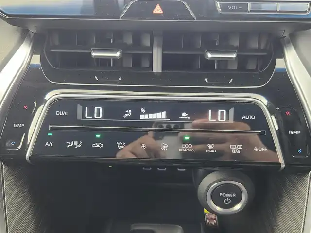 トヨタ ハリアー ハイブリッド G 愛知県 2023(令5)年 4.2万km プレシャスブラックパール トヨタセーフティセンス/　　・プリクラッシュセーフティ/　　・レーンディバーチャーアラート/　　・レーントレーシングアシスト/　　・レーダークルーズコントロール/　　・オートマチックハイビーム/置くだけ充電/デジタルインナーミラー/純正12.3型ナビ/　　・CD/DVD/BT/フルセグ/バックカメラ/ビルトインETC2.0/革巻きステアリング/ステアリングリモコン/ハーフレザーシート/パワーシート（D席）/パワーバックドア/純正LEDヘッドライト/フォグランプ/純正18インチアルミホイール
