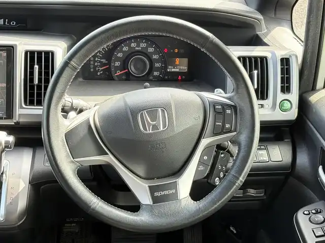 ホンダ ステップワゴン スパーダ Z クールスピリット 埼玉県 2012(平24)年 10.7万km ホワイトオーキッドパール (株)IDOMが運営する【じしゃロン鳩ヶ谷店】の自社ローン専用車両になりますこちらは現金またはオートローンご利用時の価格です。自社ローンご希望の方は別途その旨お申付け下さい/登録時106449km/ハーフレザーシート/両側パワースライドドア/ETC/純正HIDヘッドライト/フォグランプ/１７インチAW/クルーズコントロール/パドルシフト/革巻ステアリング/電動格納機能付きウインカーミラー/ドアバイザー/純正フロアマット/取扱説明書