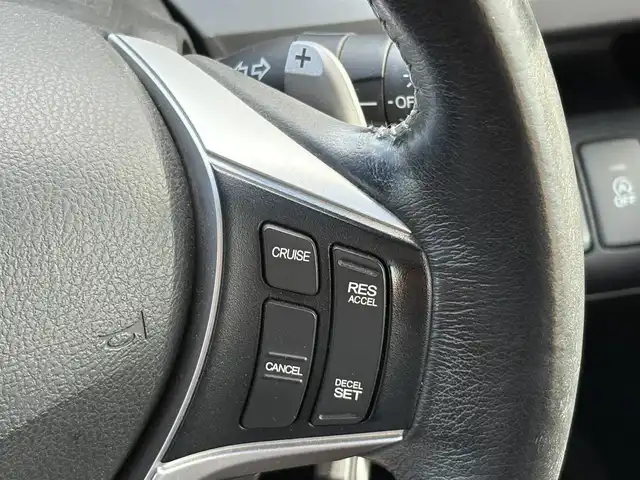 ホンダ ステップワゴン スパーダ Z クールスピリット 埼玉県 2012(平24)年 10.7万km ホワイトオーキッドパール (株)IDOMが運営する【じしゃロン鳩ヶ谷店】の自社ローン専用車両になりますこちらは現金またはオートローンご利用時の価格です。自社ローンご希望の方は別途その旨お申付け下さい/登録時106449km/ハーフレザーシート/両側パワースライドドア/ETC/純正HIDヘッドライト/フォグランプ/１７インチAW/クルーズコントロール/パドルシフト/革巻ステアリング/電動格納機能付きウインカーミラー/ドアバイザー/純正フロアマット/取扱説明書