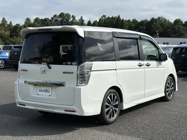ホンダ ステップワゴン スパーダ Z クールスピリット 埼玉県 2012(平24)年 10.7万km ホワイトオーキッドパール (株)IDOMが運営する【じしゃロン鳩ヶ谷店】の自社ローン専用車両になりますこちらは現金またはオートローンご利用時の価格です。自社ローンご希望の方は別途その旨お申付け下さい/登録時106449km/ハーフレザーシート/両側パワースライドドア/ETC/純正HIDヘッドライト/フォグランプ/１７インチAW/クルーズコントロール/パドルシフト/革巻ステアリング/電動格納機能付きウインカーミラー/ドアバイザー/純正フロアマット/取扱説明書