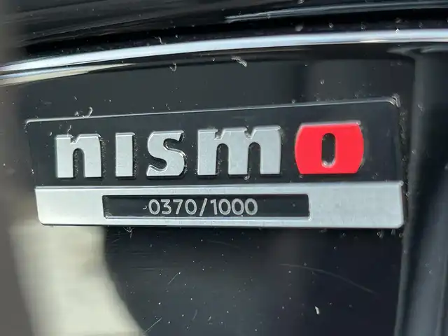 日産 スカイライン ニスモ 栃木県 2024(令6)年 1.3万km グレー 1000台限定車/専用シリアルナンバープレート 370/1000/スカイライン NISMO 限定色 ステルスグレー/ワンオーナー/電動ガラスサンルーフ/純正SDナビ/Bluetooth CD DVD/TV　フルセグ/BOSE Performance サウンドシステム/アラウンドビューモニター/前後ドライブレコーダー/ETC2.0/追従式クルーズコントロール/コーナーセンサー/衝突被害軽減システム/パドルシフト/保証書/記録簿/取扱説明書