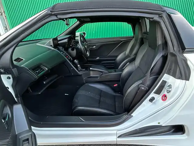 ホンダ Ｓ６６０ α 宮城県 2016(平28)年 4万km プレミアムスターホワイトパール センターディスプレイ/・6.1インチワイドディスプレイ/・Bluetooth/・HDMI/シティブレーキアクティブシステム/＝＝＝/革巻きステアリング/ステアリングスイッチ/パドルシフト/クルーズコントロール/ハーフレザーシート/LEDヘッドランプ/オートライト/スマートキー＆プッシュスタート/純正15インチAW（フロント）/純正16インチAW（リア）/純正フロアマット/Wエアバッグ
