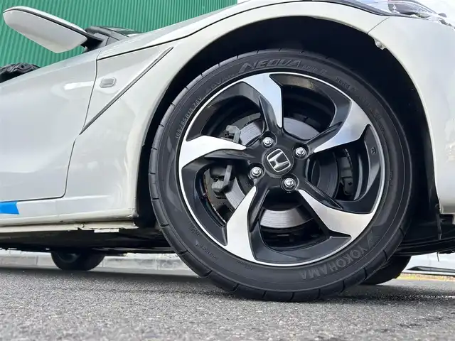 ホンダ Ｓ６６０ α 宮城県 2016(平28)年 4万km プレミアムスターホワイトパール センターディスプレイ/・6.1インチワイドディスプレイ/・Bluetooth/・HDMI/シティブレーキアクティブシステム/＝＝＝/革巻きステアリング/ステアリングスイッチ/パドルシフト/クルーズコントロール/ハーフレザーシート/LEDヘッドランプ/オートライト/スマートキー＆プッシュスタート/純正15インチAW（フロント）/純正16インチAW（リア）/純正フロアマット/Wエアバッグ