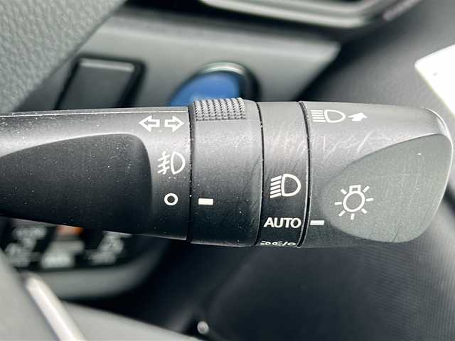 トヨタ ヴォクシー ハイブリッド ZS 煌Ⅱ 三重県 2020(令2)年 2.5万km ブラック 純正10型ナビ /バックカメラ /両側パワースライドドア/ビルトインETC2.0 /GPSレーダー探知機(TZ-R203L) /スペアキー /前席シートヒーター /コーナーセンサー /前後ドライブレコーダー/クルーズコントロール/レーンキープアシスト/衝突軽減ブレーキ/LEDヘッドライト/オートハイビーム /オートライト/革巻きステアリング/ステアリングスイッチ/リヤサンシェード/純正フロアマット /禁煙車