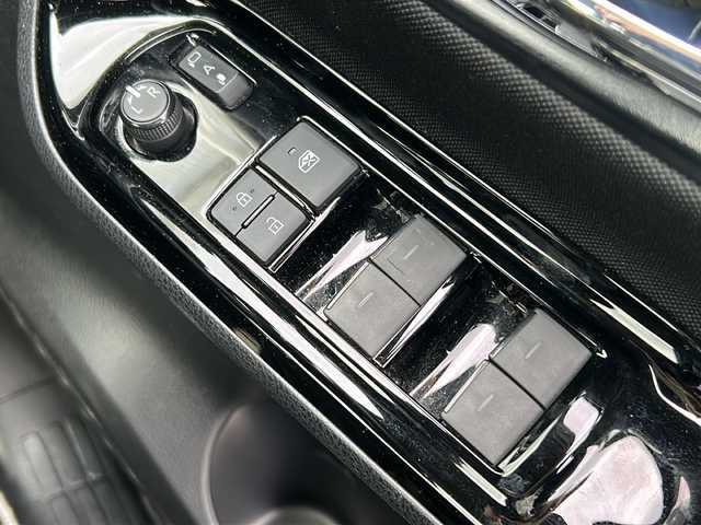 トヨタ ヴォクシー ハイブリッド ZS 煌Ⅱ 三重県 2020(令2)年 2.5万km ブラック 純正10型ナビ /バックカメラ /両側パワースライドドア/ビルトインETC2.0 /GPSレーダー探知機(TZ-R203L) /スペアキー /前席シートヒーター /コーナーセンサー /前後ドライブレコーダー/クルーズコントロール/レーンキープアシスト/衝突軽減ブレーキ/LEDヘッドライト/オートハイビーム /オートライト/革巻きステアリング/ステアリングスイッチ/リヤサンシェード/純正フロアマット /禁煙車