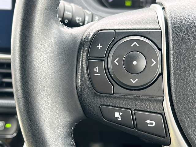 トヨタ ヴォクシー ハイブリッド ZS 煌Ⅱ 三重県 2020(令2)年 2.5万km ブラック 純正10型ナビ /バックカメラ /両側パワースライドドア/ビルトインETC2.0 /GPSレーダー探知機(TZ-R203L) /スペアキー /前席シートヒーター /コーナーセンサー /前後ドライブレコーダー/クルーズコントロール/レーンキープアシスト/衝突軽減ブレーキ/LEDヘッドライト/オートハイビーム /オートライト/革巻きステアリング/ステアリングスイッチ/リヤサンシェード/純正フロアマット /禁煙車