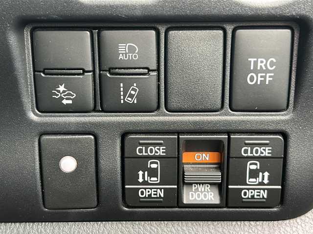 トヨタ ヴォクシー ハイブリッド ZS 煌Ⅱ 三重県 2020(令2)年 2.5万km ブラック 純正10型ナビ /バックカメラ /両側パワースライドドア/ビルトインETC2.0 /GPSレーダー探知機(TZ-R203L) /スペアキー /前席シートヒーター /コーナーセンサー /前後ドライブレコーダー/クルーズコントロール/レーンキープアシスト/衝突軽減ブレーキ/LEDヘッドライト/オートハイビーム /オートライト/革巻きステアリング/ステアリングスイッチ/リヤサンシェード/純正フロアマット /禁煙車