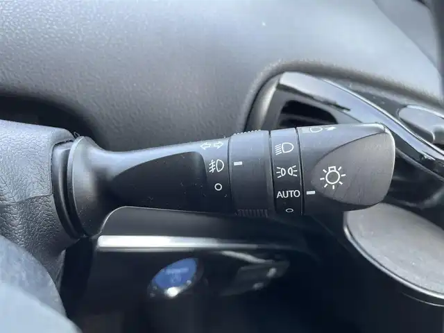 トヨタ プリウス ＰＨＶ S ナビパッケージ 山口県 2017(平29)年 6.2万km ホワイトパールクリスタルシャイン モデリスタエアロ/モデリスタ17インチアルミホイール/純正メーカーナビ/Bluetooth/フルセグTV（走行中視聴不可）/バックカメラ/前方ドライブレコーダー/スマートキー/プッシュスタート/トヨタセーフティセンス/レーダークルーズコントロール/オートマチックハイビーム/LEDヘッドライト/LEDフォグライト/オートライト/前席シートヒーター/ステアリングスイッチ/100V電源/ビルトインETC2.0/保証書・取説/スペアキー1個