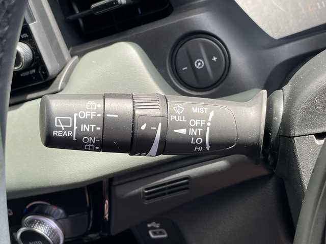 ホンダ ヴェゼル ハイブリッド e:HEV X HuNTパッケージ 愛知県 2024(令6)年 1.1万km プラチナホワイトパール 純正9型ナビ/レーダークルーズコントロール/バックカメラ/コーナーセンサー/純正アルミホイール/ルーフレール/LEDヘッドライト/パドルシフト/オートマチックハイビーム/ETC/衝突軽減システム/フルセグ/CD DVD/Bluetooth/ステアリングスイッチ/スマートキー