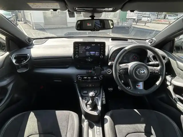 トヨタ ＧＲヤリス RZ ハイパフォーマンス 埼玉県 2021(令3)年 1.2万km プラチナホワイトパールマイカ ・ディーラー記録R4：5：6年　/・JBLサウンド/・トルセンLSD/・４WD/・6速マニュアル/・セーフティーセンス　/・レーダークルーズコントロール　/・BSM　/・LTA　/・HUD　/・RSA　/・PCS　/・RCTA　/・ディスプレイオーディオナビ　/・バックカメラ　/・ドライブレコーダー/・ＥＴＣ２．０/・カーボン調ルーフ/・ブレンボキャリパー/オートハイビーム/・オートライト/・LEDヘットライト/・LEDフォグライト/・ステアリングヒーター/・アイドリングストップ/・黒ハーフレザープレミアムスポーツシート/・シートヒーター/・スマートキー×２/・プッシュスタート/・保証書/・取説