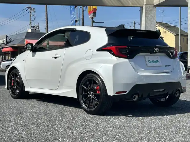 トヨタ ＧＲヤリス RZ ハイパフォーマンス 埼玉県 2021(令3)年 1.2万km プラチナホワイトパールマイカ ・ディーラー記録R4：5：6年　/・JBLサウンド/・トルセンLSD/・４WD/・6速マニュアル/・セーフティーセンス　/・レーダークルーズコントロール　/・BSM　/・LTA　/・HUD　/・RSA　/・PCS　/・RCTA　/・ディスプレイオーディオナビ　/・バックカメラ　/・ドライブレコーダー/・ＥＴＣ２．０/・カーボン調ルーフ/・ブレンボキャリパー/オートハイビーム/・オートライト/・LEDヘットライト/・LEDフォグライト/・ステアリングヒーター/・アイドリングストップ/・黒ハーフレザープレミアムスポーツシート/・シートヒーター/・スマートキー×２/・プッシュスタート/・保証書/・取説