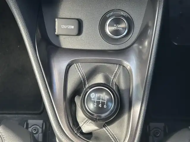 トヨタ ＧＲヤリス RZ ハイパフォーマンス 埼玉県 2021(令3)年 1.2万km プラチナホワイトパールマイカ ・ディーラー記録R4：5：6年　/・JBLサウンド/・トルセンLSD/・４WD/・6速マニュアル/・セーフティーセンス　/・レーダークルーズコントロール　/・BSM　/・LTA　/・HUD　/・RSA　/・PCS　/・RCTA　/・ディスプレイオーディオナビ　/・バックカメラ　/・ドライブレコーダー/・ＥＴＣ２．０/・カーボン調ルーフ/・ブレンボキャリパー/オートハイビーム/・オートライト/・LEDヘットライト/・LEDフォグライト/・ステアリングヒーター/・アイドリングストップ/・黒ハーフレザープレミアムスポーツシート/・シートヒーター/・スマートキー×２/・プッシュスタート/・保証書/・取説
