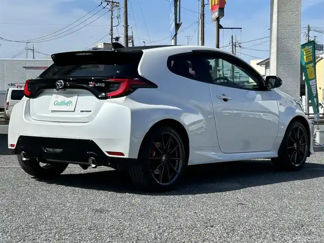 トヨタ ＧＲヤリス RZ ハイパフォーマンス 埼玉県 2021(令3)年 1.2万km プラチナホワイトパールマイカ ・ディーラー記録R4：5：6年　/・JBLサウンド/・トルセンLSD/・４WD/・6速マニュアル/・セーフティーセンス　/・レーダークルーズコントロール　/・BSM　/・LTA　/・HUD　/・RSA　/・PCS　/・RCTA　/・ディスプレイオーディオナビ　/・バックカメラ　/・ドライブレコーダー/・ＥＴＣ２．０/・カーボン調ルーフ/・ブレンボキャリパー/オートハイビーム/・オートライト/・LEDヘットライト/・LEDフォグライト/・ステアリングヒーター/・アイドリングストップ/・黒ハーフレザープレミアムスポーツシート/・シートヒーター/・スマートキー×２/・プッシュスタート/・保証書/・取説