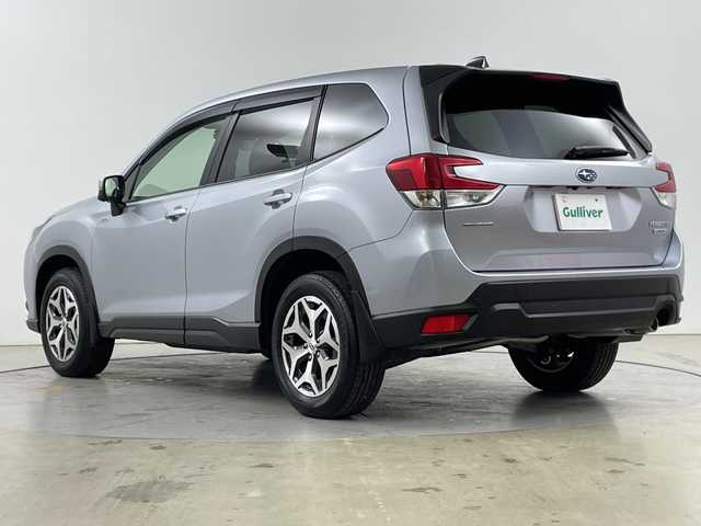 スバル フォレスター ハイブリッド ツーリング 道央・札幌 2024(令6)年 0.9万km アイスシルバーメタリック ・４WD /ハイブリット/アイサイト/・衝突被害軽減ブレーキ/・レーダークルーズコントロール/・純正ディーラーOPナビ/・DVD.CD.SD.フルセグ.Bluetooth/・バック/サイド/フロントカメラ/・前後ナビ連動ドライブレコーダー/・ハーフレザーシート/パワーシート/・シートビーター/パドルシフト/・デジタルインナーミラー/・LEDライト/オートライト/・スマートキーX2