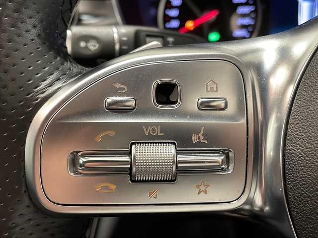 メルセデス・ベンツ Ｃ２２０ｄ ステーションワゴン アバンギャルドAMGライン 新潟県 2018(平30)年 5.2万km ポーラホワイト オプション/パノラミックスライディングルーフ/レーダーセーフティパッケージ/・アクティブレーンキープアシスト/・アクティブブラインドスポットアシスト/・ステアリングパイロット/主要装備/純正HDDナビ/・CD/DVD/・Bluetooth/・USB/・フルセグTV)/本革シート/シートヒーター/パワーバックドア/クルーズコントロール＆可変スピードリミッター/パーキングアシスト/バックカメラ/ETC