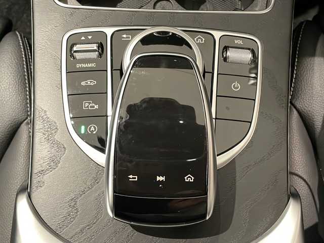 メルセデス・ベンツ Ｃ２２０ｄ ステーションワゴン アバンギャルドAMGライン 新潟県 2018(平30)年 5.2万km ポーラホワイト オプション/パノラミックスライディングルーフ/レーダーセーフティパッケージ/・アクティブレーンキープアシスト/・アクティブブラインドスポットアシスト/・ステアリングパイロット/主要装備/純正HDDナビ/・CD/DVD/・Bluetooth/・USB/・フルセグTV)/本革シート/シートヒーター/パワーバックドア/クルーズコントロール＆可変スピードリミッター/パーキングアシスト/バックカメラ/ETC