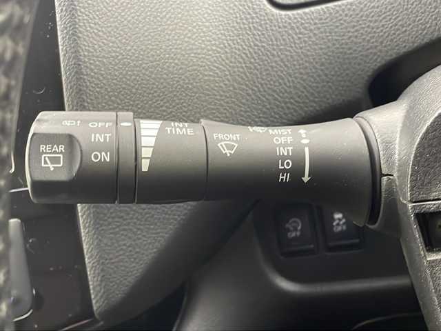 日産 セレナ HWS S HV Vセレ +SeftyⅡ 新潟県 2016(平28)年 7.9万km ブリリアントホワイトパール 　純正ナビ/　フルセグテレビ/Bluetooth/　バックカメラ/　フリップダウンモニター/　ウィンカーミラー/　クルーズコントロール/　ドアバイザー/　プッシュスタート/　両側パワースライドドア/　ETC/　LEDヘッドライト/　オートライト