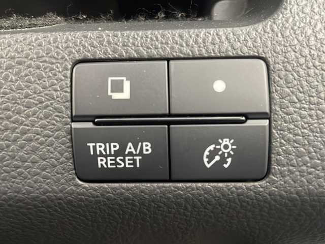 日産 セレナ HWS S HV Vセレ +SeftyⅡ 新潟県 2016(平28)年 7.9万km ブリリアントホワイトパール 　純正ナビ/　フルセグテレビ/Bluetooth/　バックカメラ/　フリップダウンモニター/　ウィンカーミラー/　クルーズコントロール/　ドアバイザー/　プッシュスタート/　両側パワースライドドア/　ETC/　LEDヘッドライト/　オートライト